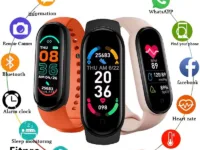 Suivez votre santé avec style grâce à la montre connectée M8. Étanche IP67, suivi du cœur et pression artérielle, notifications, cadrans personnalisés. Compatible Android & iOS.