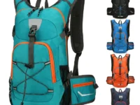 Restez hydraté lors de vos aventures avec le sac à dos SCIONE. Léger, résistant et équipé de bandes réfléchissantes, il est idéal pour la randonnée, le cyclisme, le camping et plus encore.