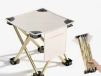 Tabouret pliant extérieur portable, ultra léger et solide, idéal pour le camping, la pêche, la randonnée ou les pique-niques. Compact, pliable et facile à transporter.