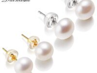 Découvrez nos boucles d’oreilles en perles d’eau douce naturelles en acier inoxydable. Élégantes, durables et hypoallergéniques, idéales pour un cadeau chic, notamment pour la Saint Valentin.