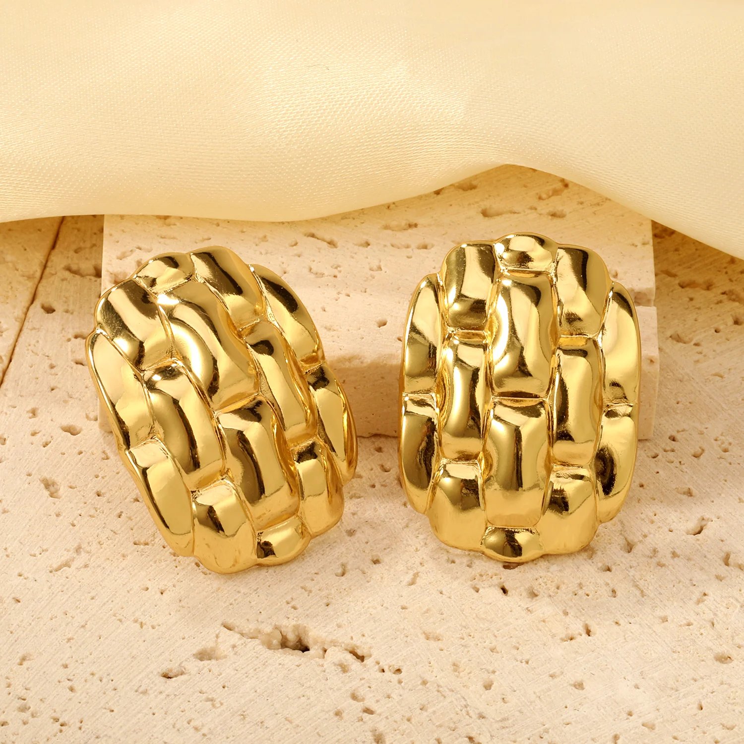 Boucles d’Oreilles Rondes Plaqué Or 18K en Acier Inoxydable Liv. rapide 5 Boucles d’Oreilles Rondes Plaqué Or 18K en Acier Inoxydable Liv. rapide – Image 5