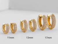 Boucles d’oreilles Huggie plaquées or avec zircon CZ, créoles fines et minimalistes pour cartilage et lobe. Élégantes, brillantes et légères, parfaites au quotidien.