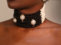 Sublimez votre style avec cette parure vintage perles choker et boucles assorties. Élégance rétro, effet glamour immédiat. Idéal mariage, soirée, événement chic. Livraison rapide.