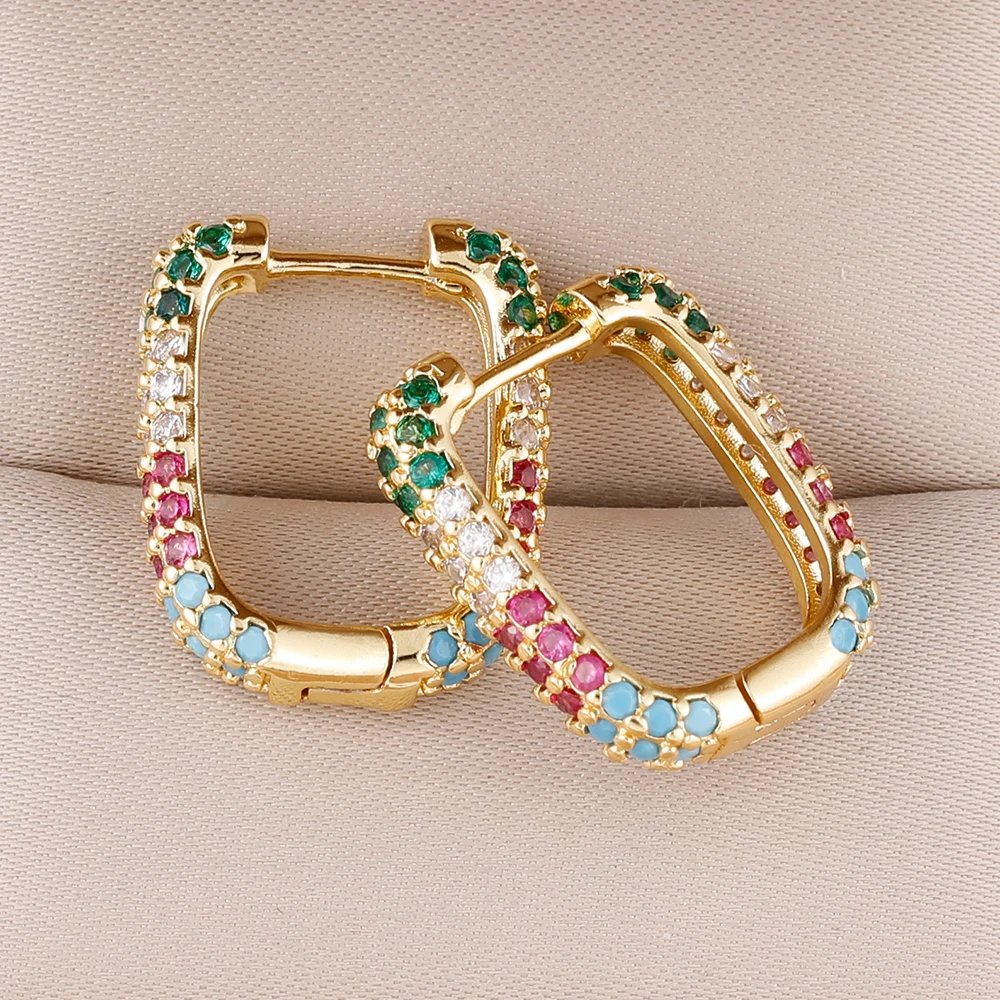 Boucles d’Oreilles Huggie en U Plaqué Or 14K – Créoles Géométriques en Zircon CZ & Acier Inoxydable Port. rapide 2 Boucles d’Oreilles Huggie en U Plaqué Or 14K – Créoles Géométriques en Zircon CZ & Acier Inoxydable Port. rapide – Image 2