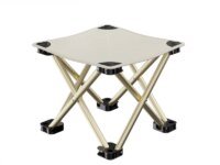 Tabouret pliant portable leger et robuste pour camping randonnee plage voyage et peche. Facile a transporter confortable et ideal pour le plein air.