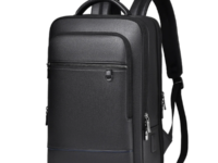Sac à dos homme LANGYUN en cuir PU imperméable. Grande capacité, compartiment ordinateur 15.6 pouces, poches intérieures, port USB, style décontracté professionnel. Catégorie Sacs Cargo Utilitaires.
