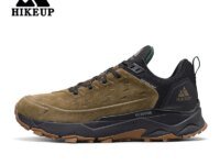 Chaussures randonnée homme HIKEUP. Daim cuir véritable, semelle antidérapante TPR, respirantes, confort EVA, idéales marche, camping, chasse, escalade. Largeur moyenne, tailles 40 à 45. Catégorie Marche Piéton Nomade.