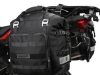 Sacoche moto Rhinowalk 20L avec sac intérieur amovible 100 % étanche. Fixation rapide, conception robuste, idéale pour BMW GS, Honda Africa Twin, trails Adventure et road trips longue distance. Bagagerie moto nomade pratique et résistante. Catégorie Sacs Cargo Utilitaires.