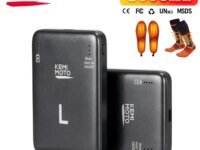 Batterie rechargeable KEMITOUR 5000mAh certifiée CE FCC PSE UN38.3. Power Bank compacte pour chaussettes chauffantes et semelles chauffantes. Recharge rapide USB Type C, autonomie jusqu'à 8 heures. Idéale pour ski, randonnée, outdoor et mobilité nomade.